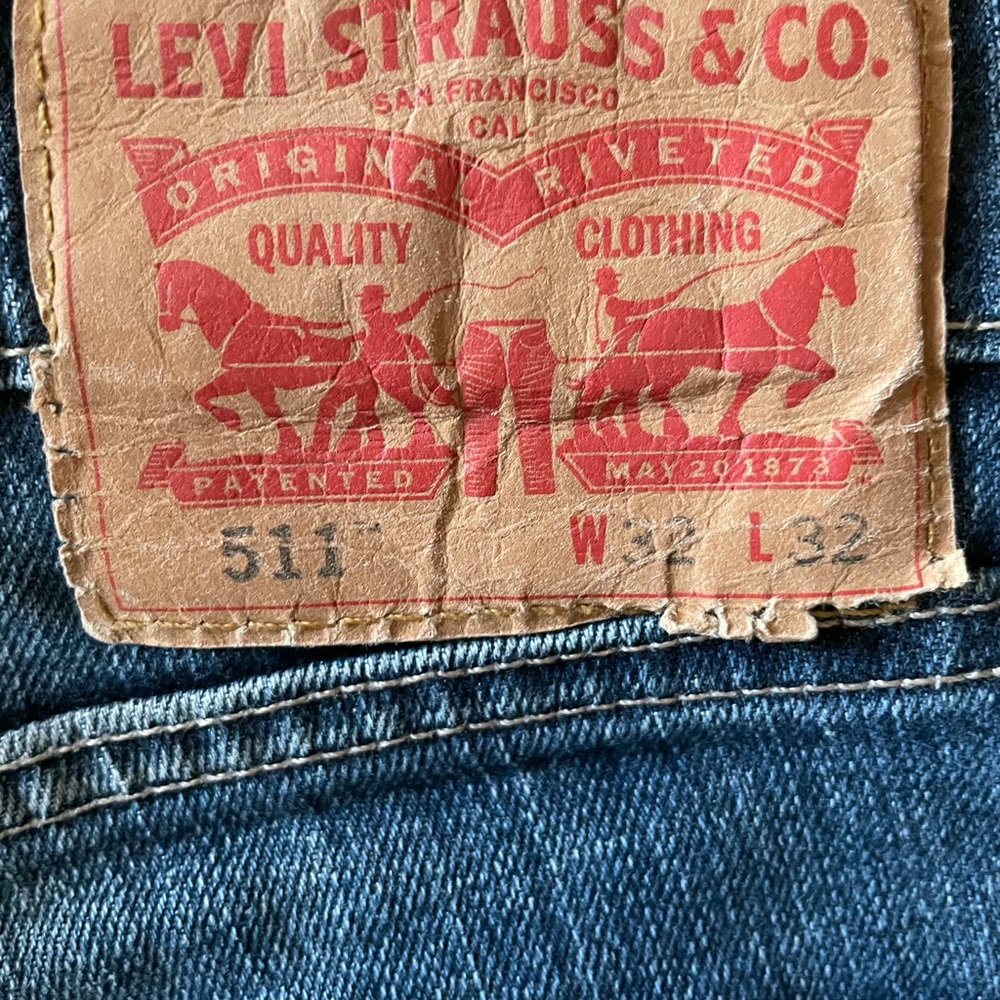Levi’s - Picture 2 of 3